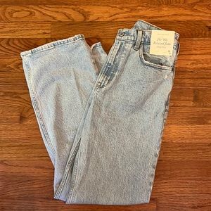 Brand new, never worn Abercrombie jeans